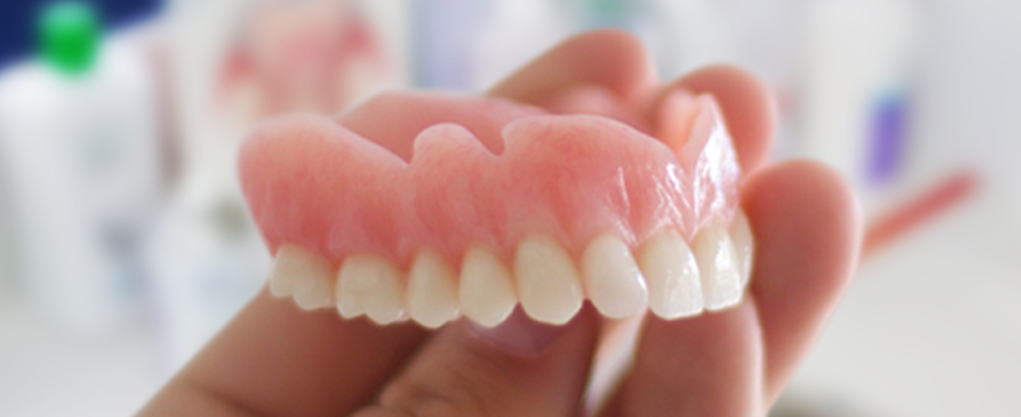 Comfortable & lifelike dentures made in Perth